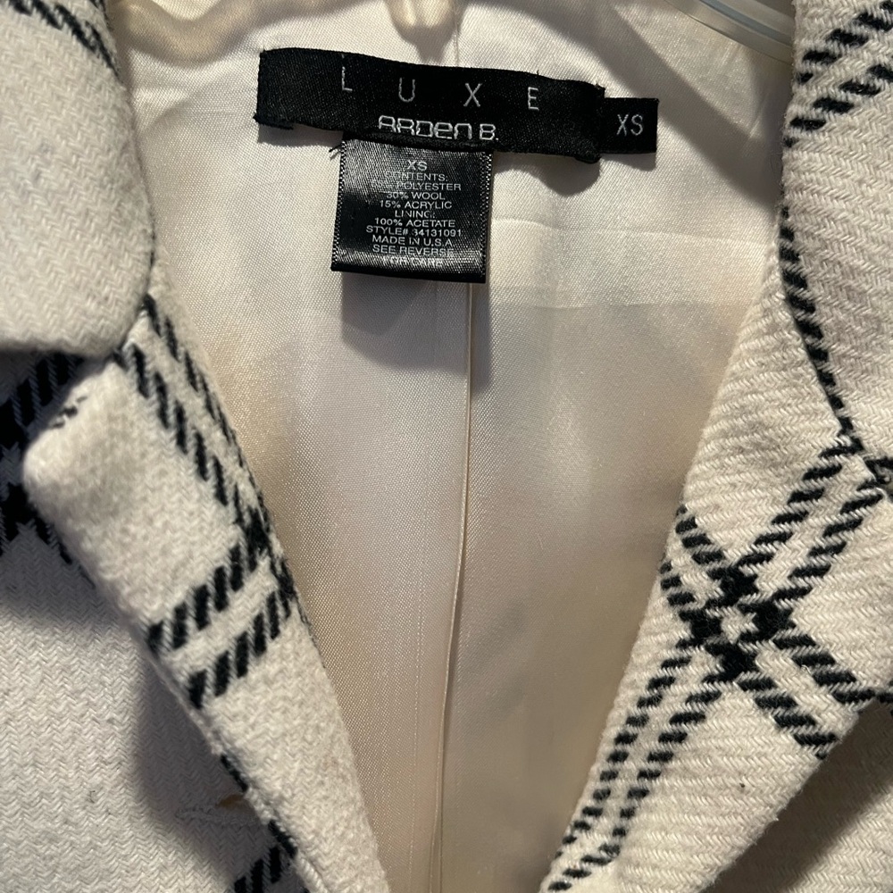 Arden B Elegant White and Black Checkered Blazer